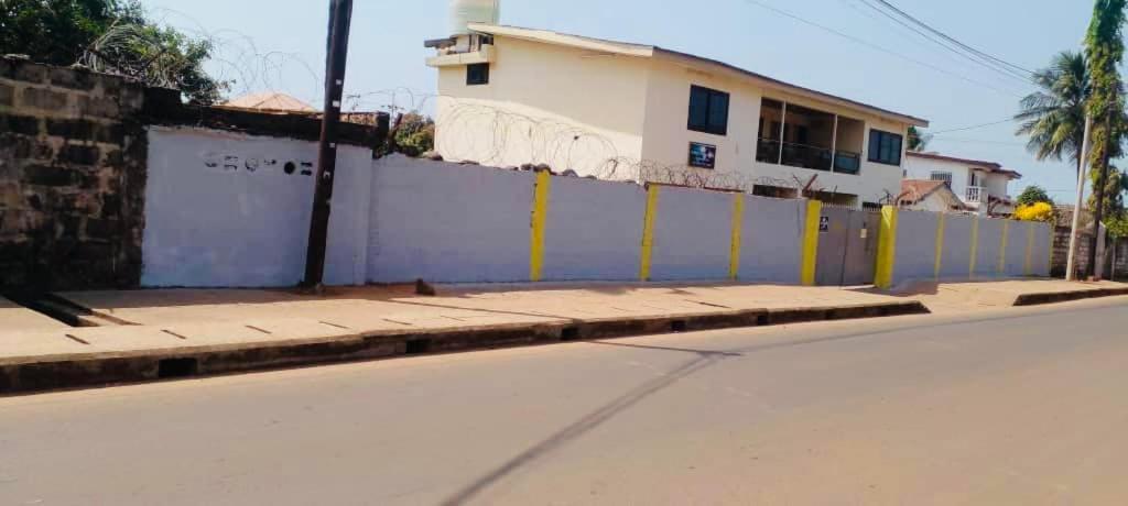 Zunox Guest House Freetown Exteriér fotografie