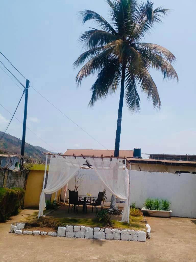 Zunox Guest House Freetown Exteriér fotografie