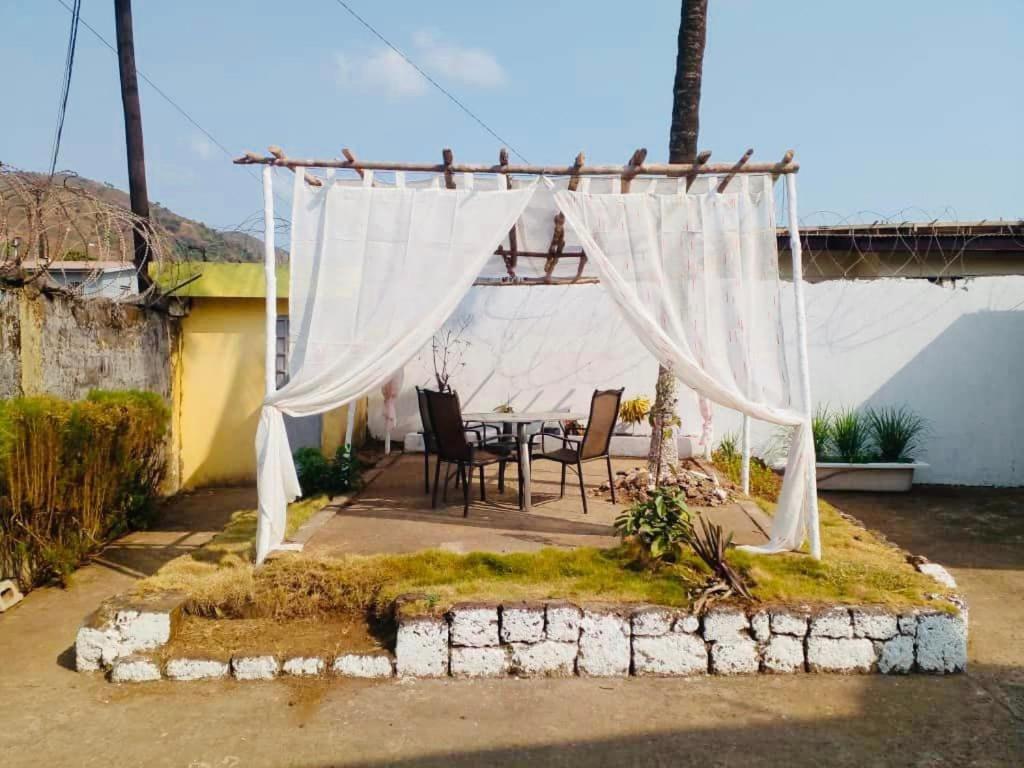 Zunox Guest House Freetown Exteriér fotografie