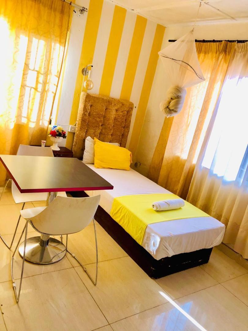 Zunox Guest House Freetown Exteriér fotografie