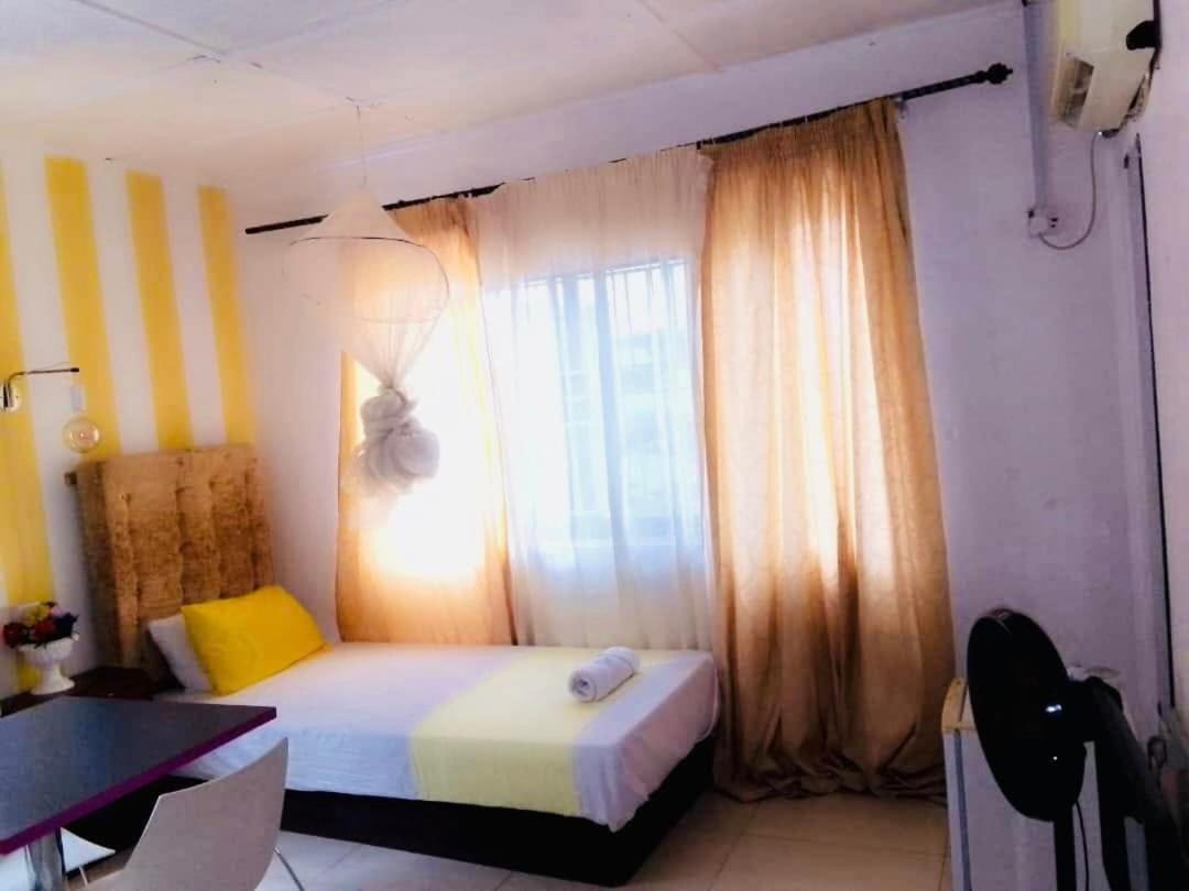 Zunox Guest House Freetown Exteriér fotografie
