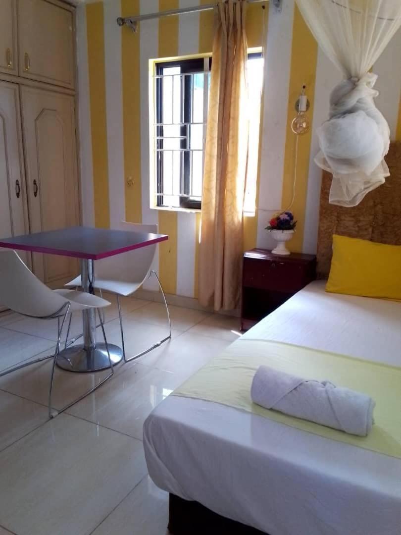 Zunox Guest House Freetown Exteriér fotografie