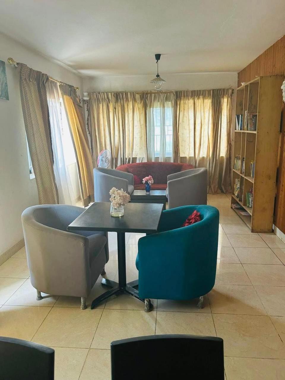 Zunox Guest House Freetown Exteriér fotografie